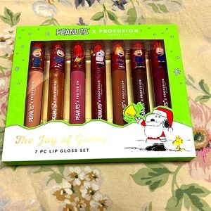 Peanuts 7 piece lip gloss set X profusion cosmetics